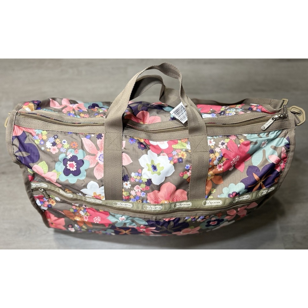 Lesportsac Large Weekender Duffle Bag Pattern Blissful Pockets Lightweight NWT